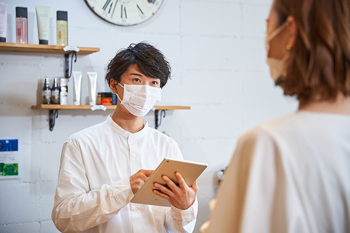 【現役美容師12名回答】美容室のリピート率を上げる工夫とは？低い原因も解説