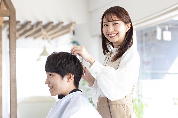 美容師の一日の流れやスケジュールは？仕事内容ややりがいを調査