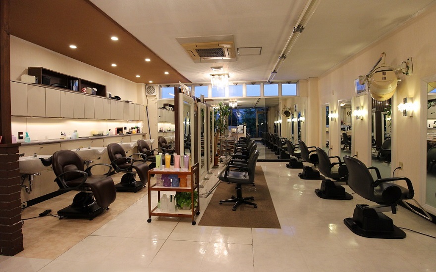 juness_salon2.jpg