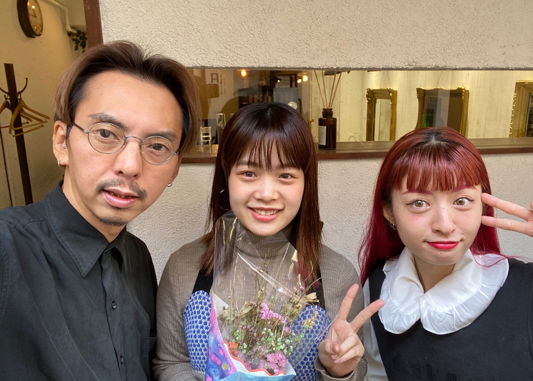 スタッフ　集合写真1 .jpg