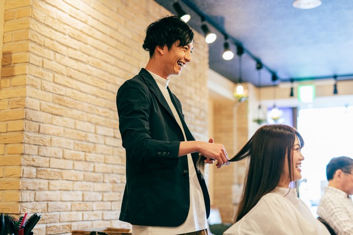 美容師が今日から使える話題！頭に入れておけばいろんなお客さんに対応できる