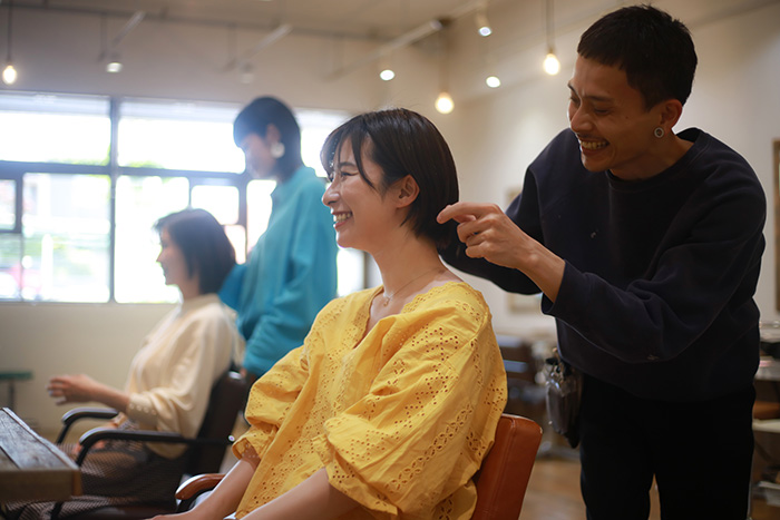 【現役美容師アンケート】美容師さんが忙しい時期はいつ？乗り切るための工夫や苦労を調査